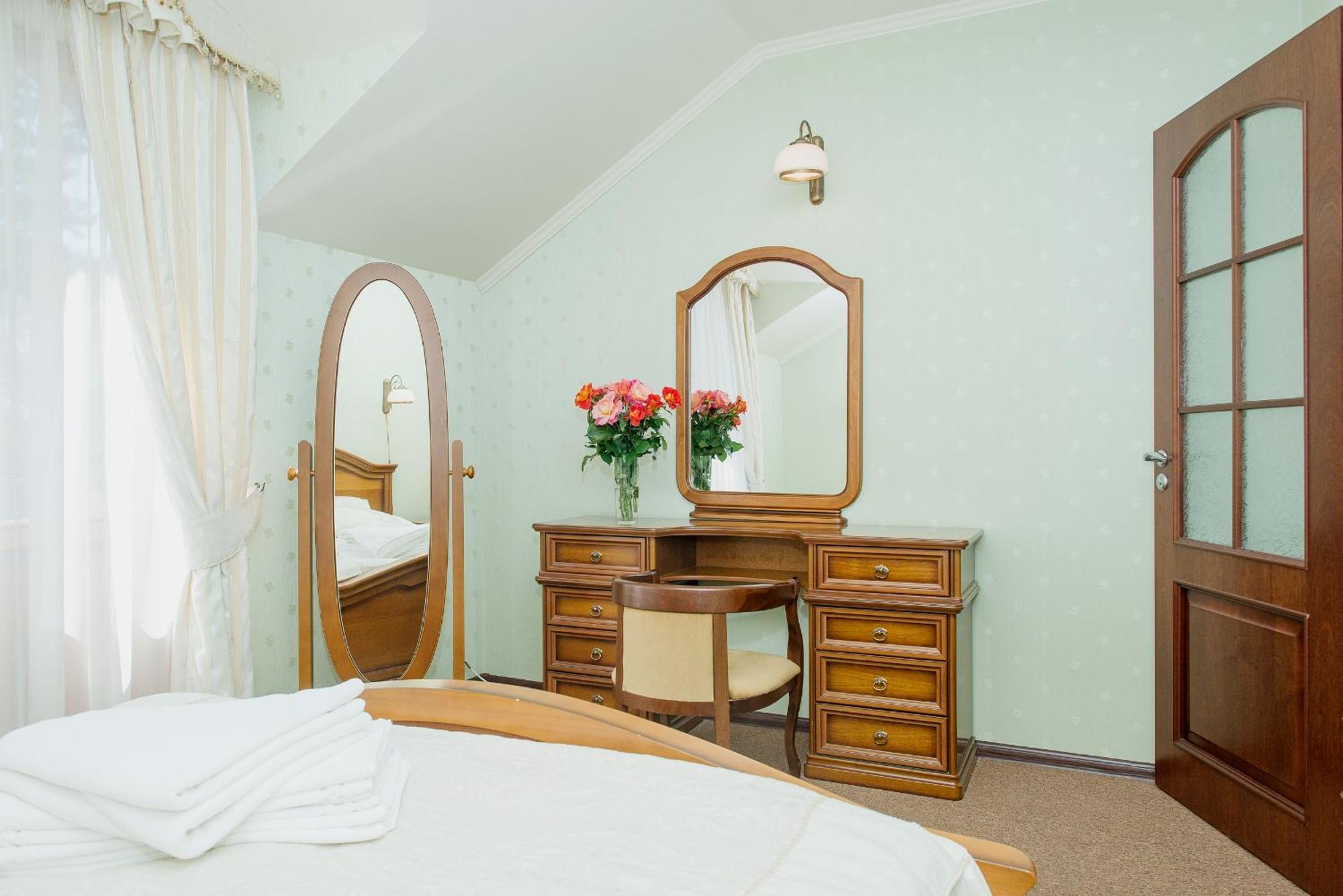 Zolota Gora Hotel-rancho Otel Ujgorod